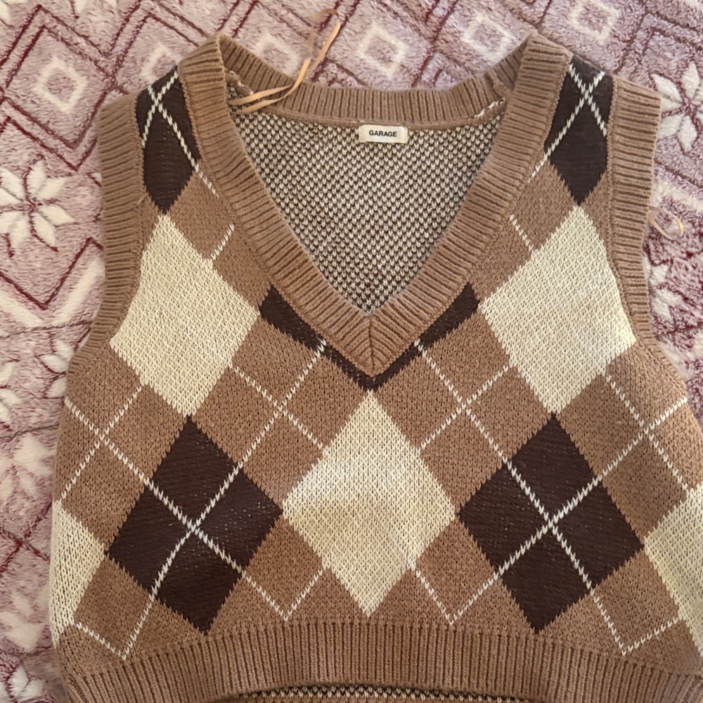 Garage Women's V-Neck Argyle Sweater Vest - Brown and Cream